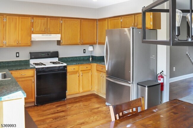 Foto del edificio - 302 Mercer Ct