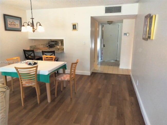 Foto del edificio - 3801 Environ Blvd