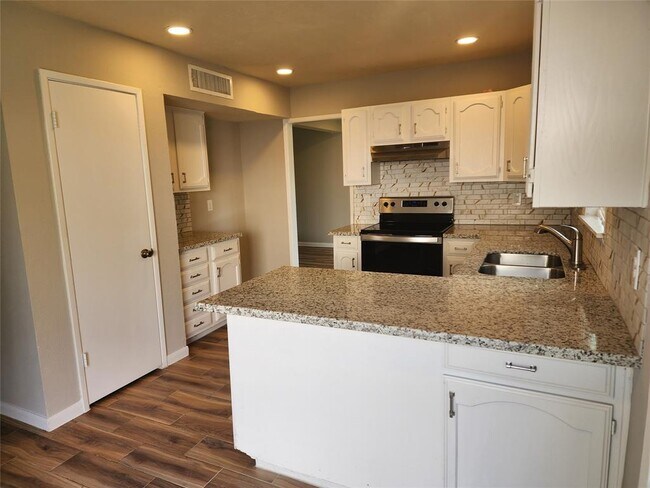 Foto del edificio - 10146 Horseshoe Bend Dr