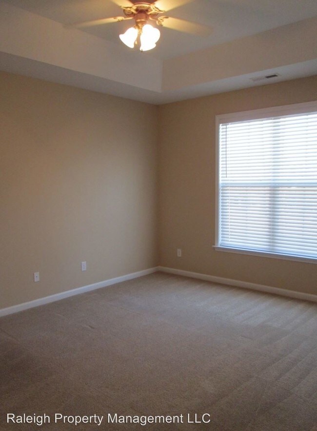 Building Photo - 3 br, 2 bath House - 801 Derwent Place