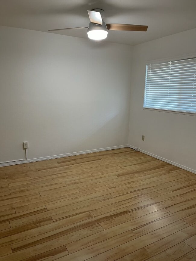 Foto del edificio - 1001 Mohawk St