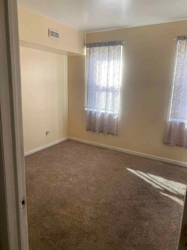 Foto del edificio - 73 Bellevue Ave