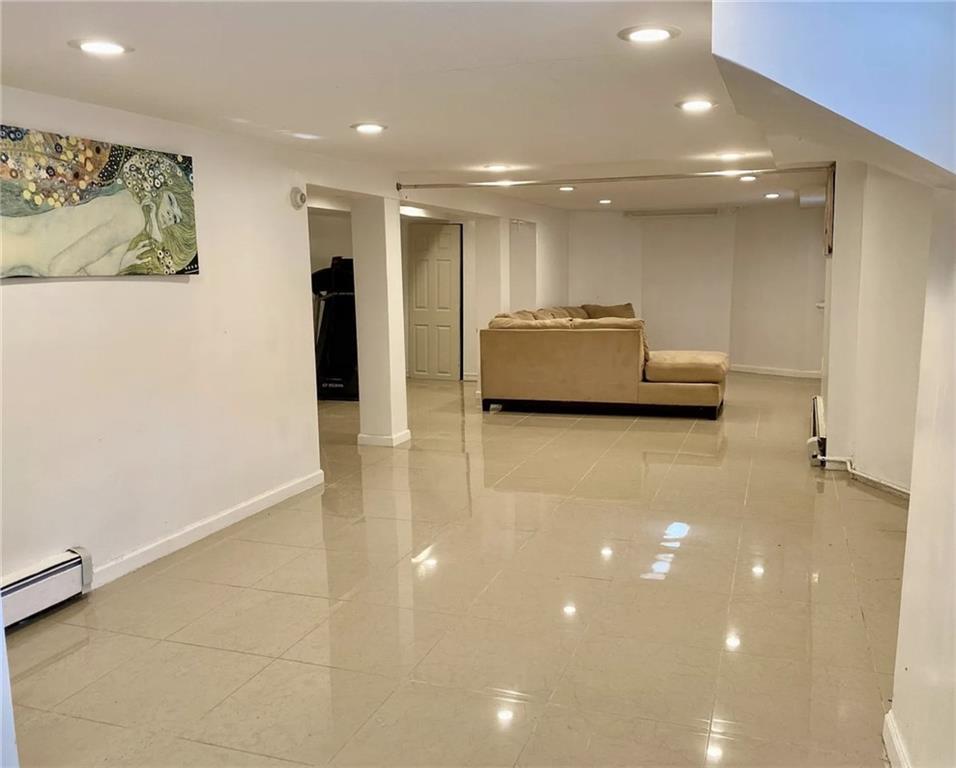 Foto del edificio - 31-35-35 Norwood Ave