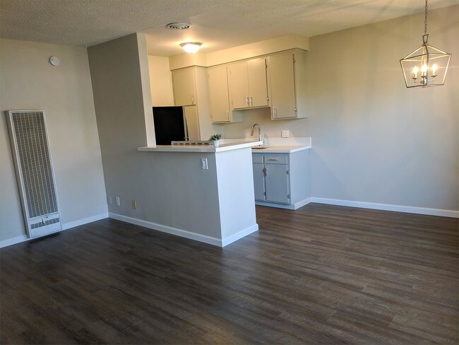 Building Photo - 1626 Armacost Ave