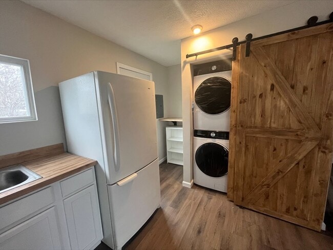 Building Photo - 4 Bedroom 2 Bathroom Home for Rent in East...