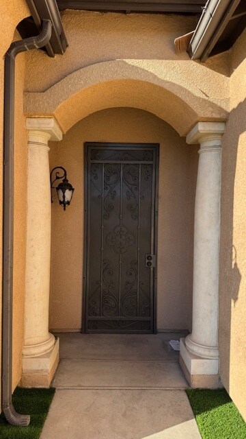 Building Photo - 5959 E Via Casella Dr