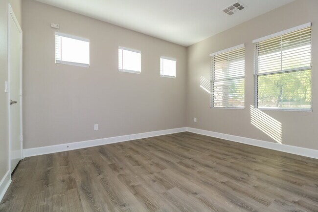 Foto del edificio - 13506 W Marshall Ave