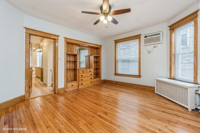Building Photo - 1130 S Oak Park Ave