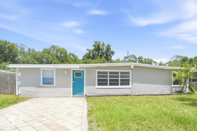 Building Photo - 2156 Alemanda Dr