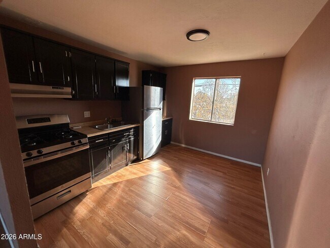 Building Photo - 1955 E 8th St