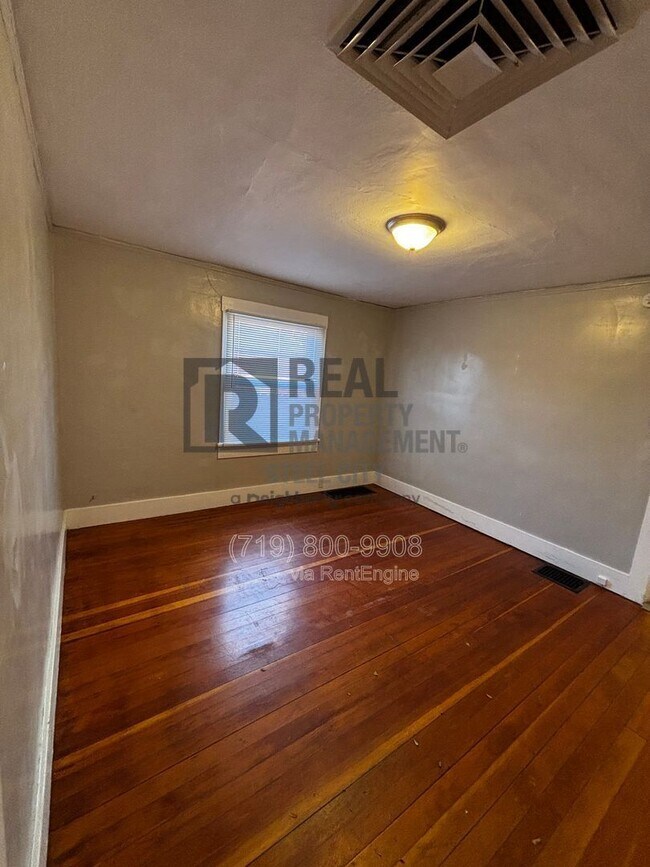 Foto del edificio - 1728 Carteret Ave