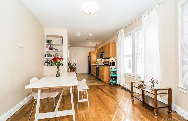 Building Photo - 49 Foster St