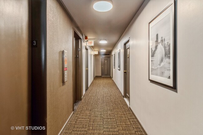 Building Photo - 253 E Delaware Pl 3G