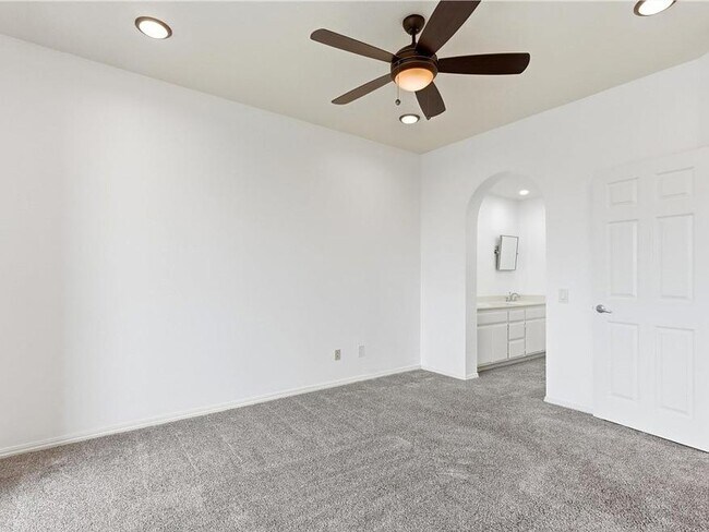 Foto del edificio - 16291 Countess Dr