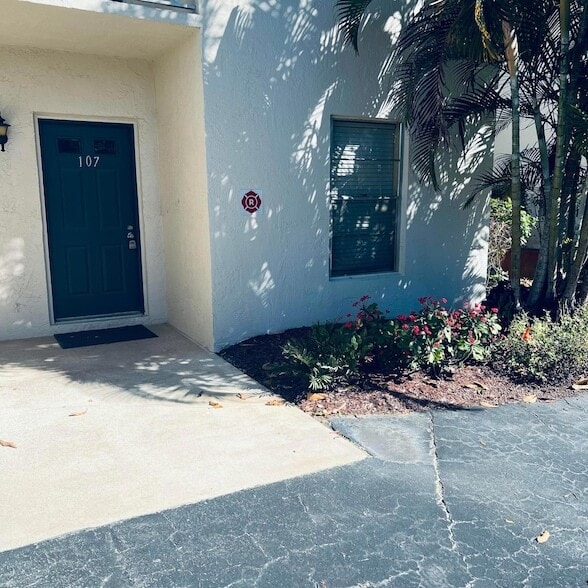 Building Photo - 1900 S Kanner Hwy