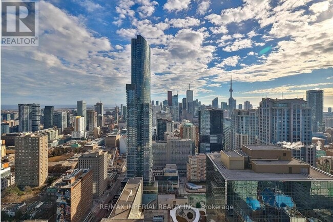 Building Photo - 15 Grenville St