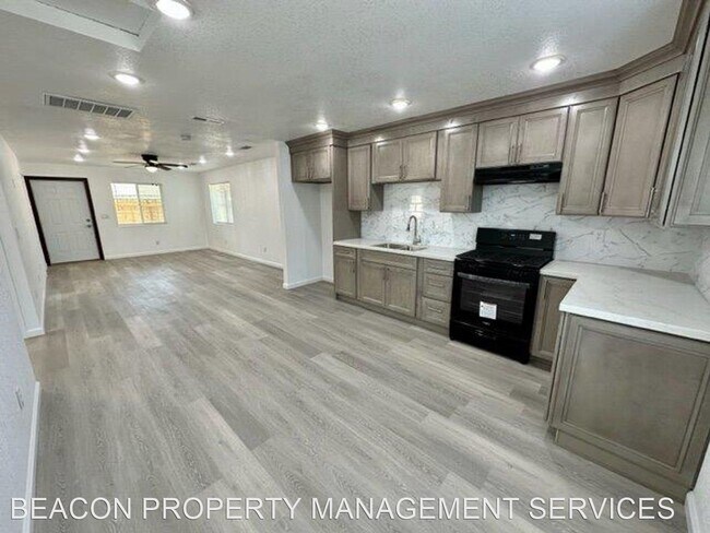 Foto del edificio - 2 br, 1.5 bath House - 529 RIMBY AVENUE