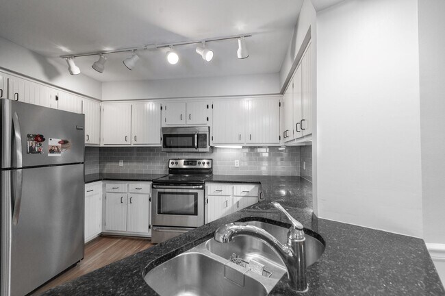 Kitchen - 2107 Fairfax Ave