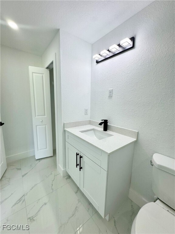 Building Photo - 668 Chemstrand St E