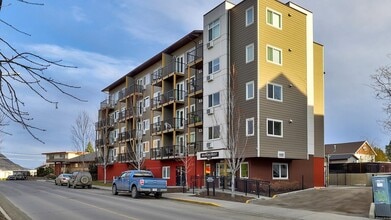 Building Photo - Silvercrest Suites