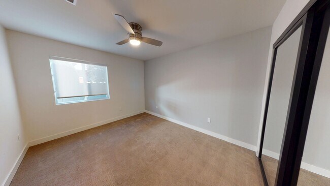 Building Photo - Beautiful 3 bedroom, 2 bath house in Woodl...