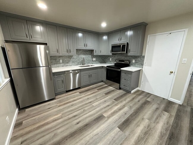 Building Photo - 926 Desert Isle Dr