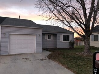 Building Photo - 6 Burgundy Ct