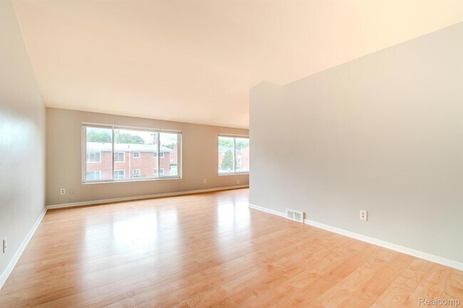 Foto del edificio - 361 N Eton St