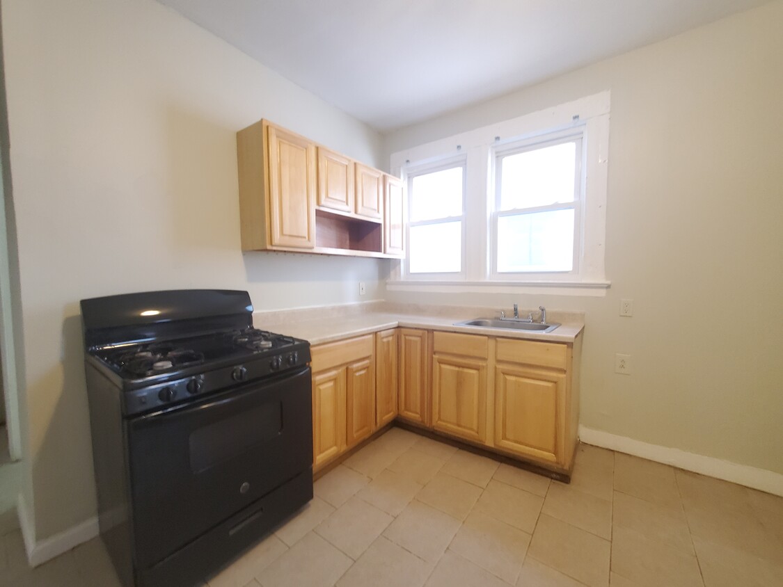 Primary Photo - 267 Chadwick Ave