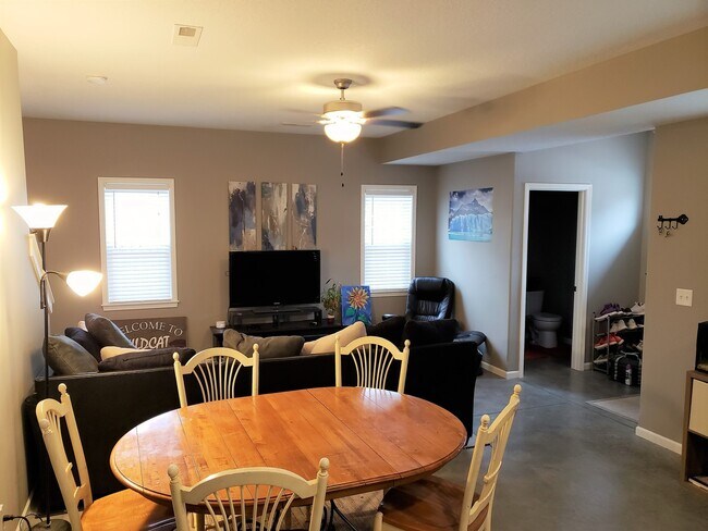 Foto del edificio - 910 Osage St