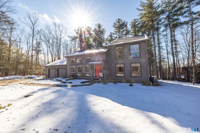 Building Photo - 9 Belshyre Ct