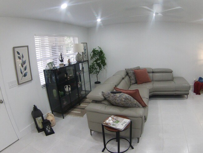 Foto del edificio - 541 Normandy Ln