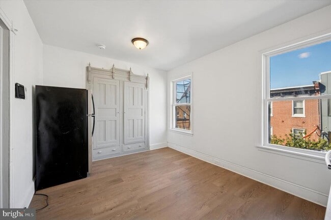 Building Photo - 1217 N 28th St