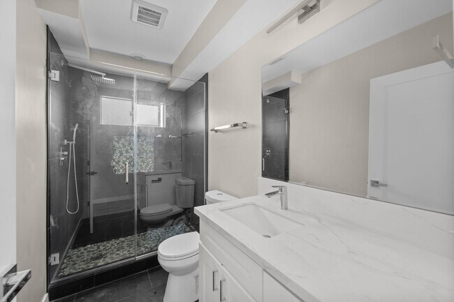 Foto del edificio - Brand NEW!