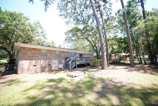 Building Photo - 2308 Vincent Dr