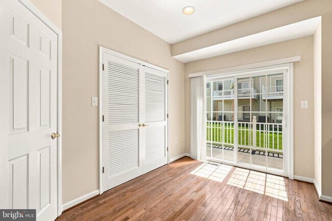 Foto del edificio - 107 Hearth Ct
