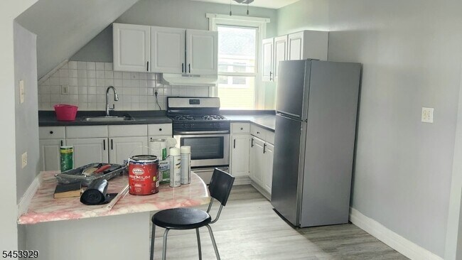Building Photo - 301 Hagel Ave