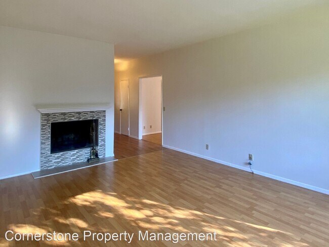 Foto del edificio - 3 br, 2 bath House - 819 Poplar Ave