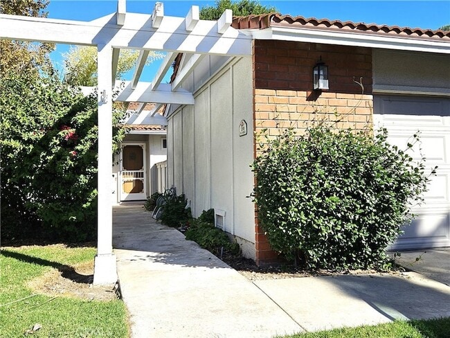 Building Photo - 3219 Via Carrizo