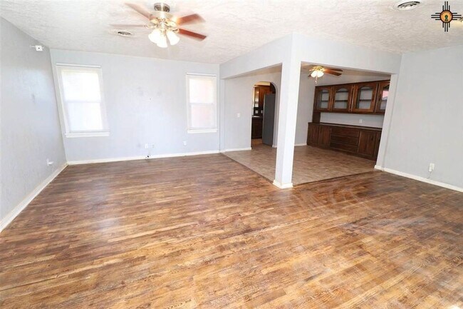 Building Photo - 2513 Axtell