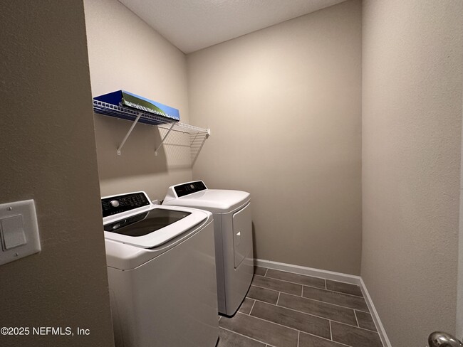 Foto del edificio - 3960 Cloverdale Ct