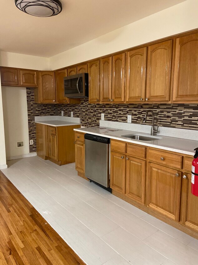 Foto principal - 1018 Flora St