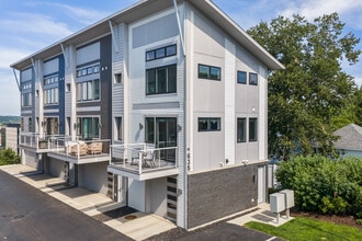 Building Photo - 635 Fairview Ave NE