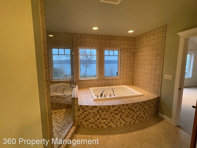 Building Photo - 3 br, 3.5 bath House - 4728 E Harbor Rd.