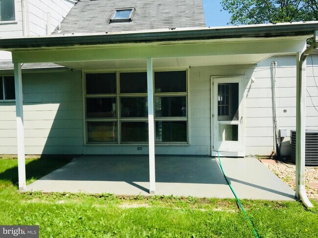 Foto del edificio - 173 Fieldboro Dr
