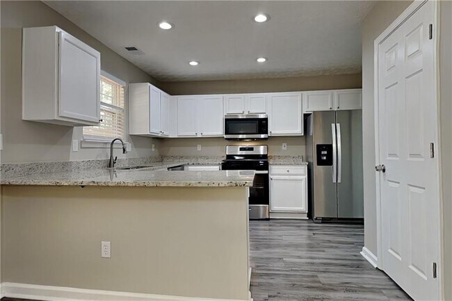 Foto del edificio - 578 Arbor Ridge Dr