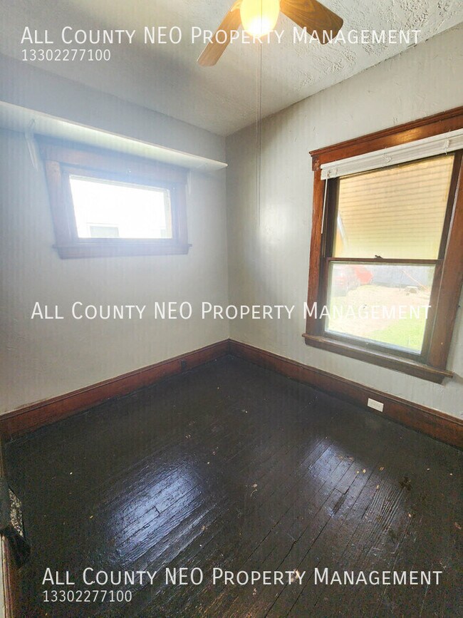 Foto del edificio - 9425 Denison Ave