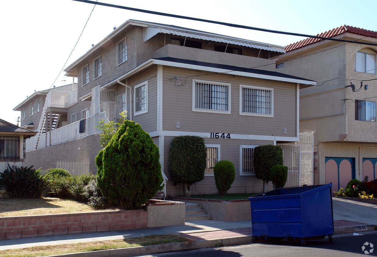Primary Photo - 11644 Truro Ave