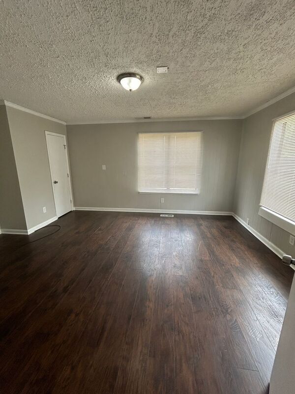 Building Photo - 1016 Brooklane Dr
