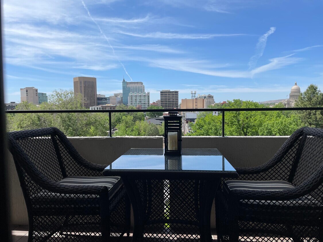 Centro de la ciudad desde el patio - 200 N 3rd St